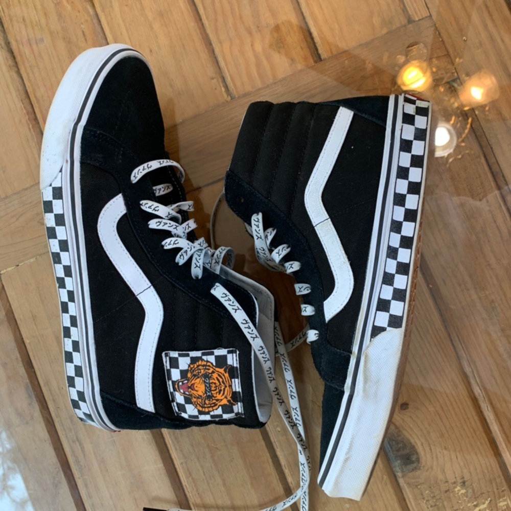 Limited edition tiger vans